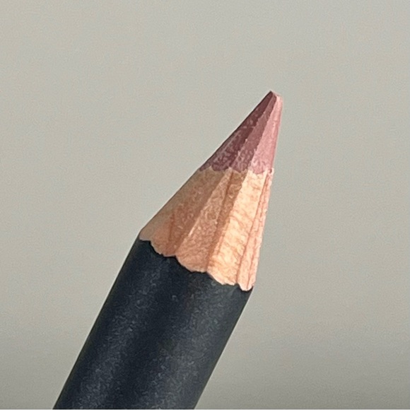 BNIB MAC COSMETICS Lip Pencil in Subculture Full Size Makeup Beauty Routine Ulta - Picture 5 of 8